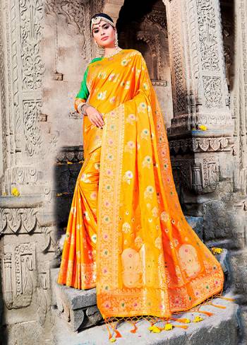 Grab This Beautiful Designer Silk Based Saree Which Gives A Rich?Look To Your Personality. This Saree Is Fabricated On Banarasi Art Silk, Beautified With Weave All Over It. 