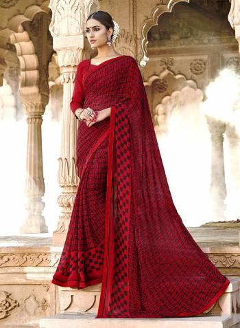 Look Pretty In This Georgette  Based Saree Paired With Georgette Fabricated Blouse. It Is Light In Weight And Easy To Drape. Buy Now. 