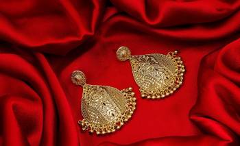 Grab This Beautiful Trending Earrings Set In Golden Color To Pair Up With Any Colored Traditional Attire. These Are Light In Weight And Easy To Carry All Day Long. Buy Now.