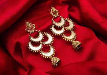 Grab This Beautiful Trending Earrings Set In Golden Color To Pair Up With Any Colored Traditional Attire. These Are Light In Weight And Easy To Carry All Day Long. Buy Now.