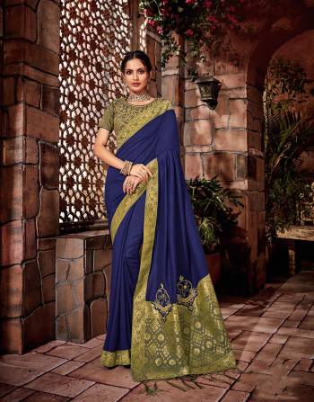 Dipped in the freshest hue of the ocean, detailed with floral embroideries and weaves makes this saree a marvel. Add kundan jewels to look royal.