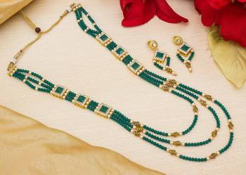 Adorn the Royal Queen Look With This Rich Looking Necklace Set. This Necklace Set Can Be Paired With Any Ethnic Attire In Same Or Any Contrasting Color. Buy Now