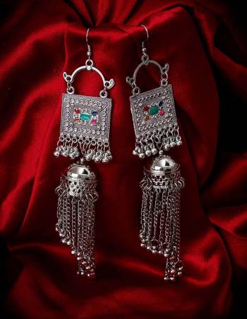 Here Is A Beautiful Collection For This Navratri With This Pretty Pair Of Earrings. It Is Light In Weight And Easy Can Be Paired With Any Colored Attire. Buy This Pretty Piece Now.