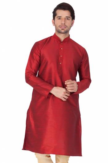 Grab This Amazing Readymade Kurtas For Men Fabricated On Cotton Silk.?This Kurta Is Suitable For Festive Wear Or Any Wedding Functions. It Is Light In Weight and Can Be Paired With Any Kind Of Bottom Like Chudidar, Pyjama Or Even Denims. Its Fabric Is Soft Towards Skin And Avialable In All Sizes. Buy Now.