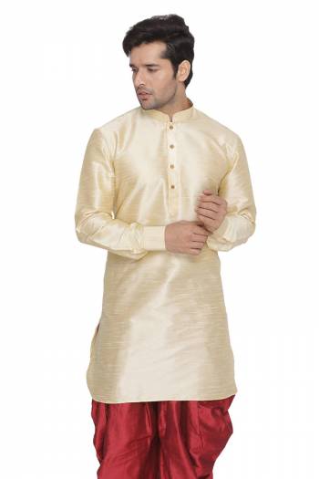 Here Is A U-Pattern Readymade Kurta For Men Fabricated On Cotton Silk. This Kurta Is Available In All Sizes And Can Be Paired With Any Kind Of Bottom Like Pants, Dhoti, Chudidar, Denim, Etc. Buy Now.