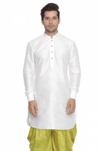 Here Is A U-Pattern Readymade Kurta For Men Fabricated On Cotton Silk. This Kurta Is Available In All Sizes And Can Be Paired With Any Kind Of Bottom Like Pants, Dhoti, Chudidar, Denim, Etc. Buy Now.