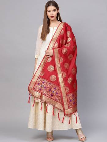 For A Proper Traditional Look, Pair Up Your Simple Attire With This Trendy Banarasi Art Silk Fabricated Dupatta. It Is Beautified With Weave All Over. Also It Is Light In Weight And Easy To Carry All Day Long.