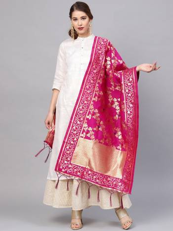 For A Proper Traditional Look, Pair Up Your Simple Attire With This Trendy Banarasi Art Silk Fabricated Dupatta. It Is Beautified With Weave All Over. Also It Is Light In Weight And Easy To Carry All Day Long.