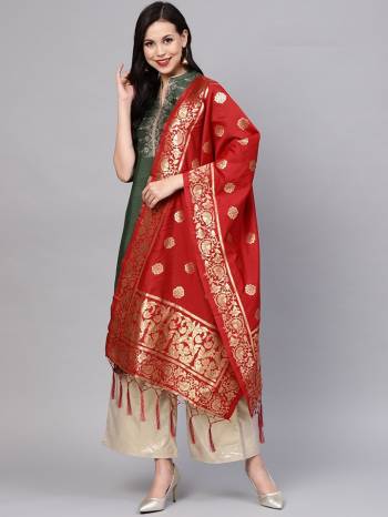 Enhance Your Look of gown and lehenga choli With Latest Trends Of Banarasi Dupatta Beautified With Attractive Weave All Over. You Can Pair This Up With Any Kind Of Ethnic Attire.