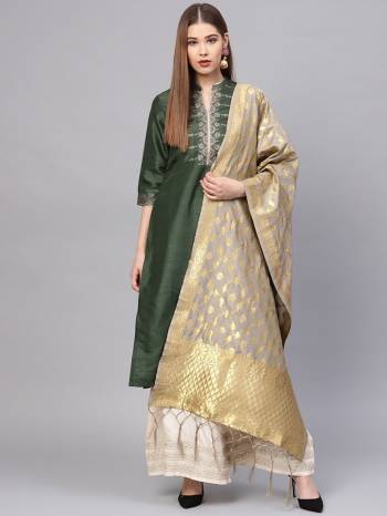 Enhance Your Look of gown and lehenga choli With Latest Trends Of?Banarasi Dupatta Beautified With Attractive Weave All Over. You Can Pair This Up With Any Kind Of Ethnic Attire.