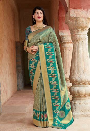 Here Is A Very Pretty Designer Silk Based For The Upcoming Festive Season. This Weaved Saree And Blouse are Fabricated On Banarasi Art Silk Which Gives A Rich And You Will Definitely Earn Lots Of Compliments In This Complete Traditional Look