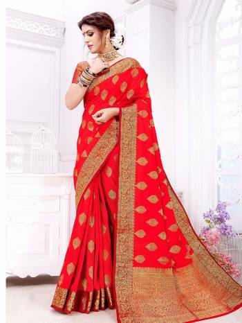 Adorn the Angelic Look Wearing This Beautiful And Attractive Looking Red Colored Saaree. This Saree And Blouse are silk Based Which Gives A Rich look And Also It Is Beautified With Heavy Weave Giving An Enhnaced Look To It. 