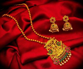 Buy This Heavy Necklace Set For The Upcoming Wedding Season. Pair?This Up With Your Heavy Ethnic Attire And As It Is In Golden Color, It Can Be Paired With Any Colored Attire. Buy Now