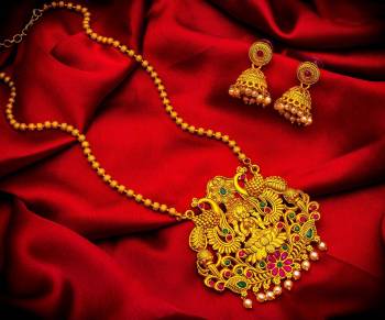 Buy This Heavy Necklace Set For The Upcoming Wedding Season. Pair?This Up With Your Heavy Ethnic Attire And As It Is In Golden Color, It Can Be Paired With Any Colored Attire. Buy Now