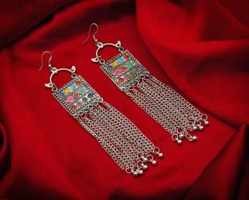 Grab This Rich and Elegant Looking Set Of Earrings In Silver Color Which Can Be Paired With Any colored Attire. It Is Light In Weight And Easy To Carry All Day Long.