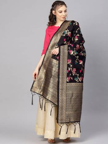 For A Proper Traditional Look, Pair Up Your Simple Attire With This Trendy Banarasi Art Silk Fabricated Dupatta. It Is Beautified With Weave All Over. Also It Is Light In Weight And Easy To Carry All Day Long