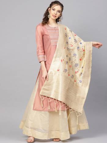 For A Proper Traditional Look, Pair Up Your Simple Attire With This Trendy Banarasi Art Silk Fabricated Dupatta. It Is Beautified With Weave All Over. Also It Is Light In Weight And Easy To Carry All Day Long