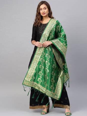 For A Proper Traditional Look, Pair Up Your Simple Attire With This Trendy Banarasi Art Silk Fabricated Dupatta. It Is Beautified With Weave All Over. Also It Is Light In Weight And Easy To Carry All Day Long