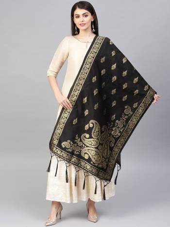 For A Proper Traditional Look, Pair Up Your Simple Attire With This Trendy Banarasi Art Silk Fabricated Dupatta. It Is Beautified With Weave All Over. Also It Is Light In Weight And Easy To Carry All Day Long