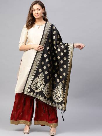 For A Proper Traditional Look, Pair Up Your Simple Attire With This Trendy Banarasi Art Silk Fabricated Dupatta. It Is Beautified With Weave All Over. Also It Is Light In Weight And Easy To Carry All Day Long