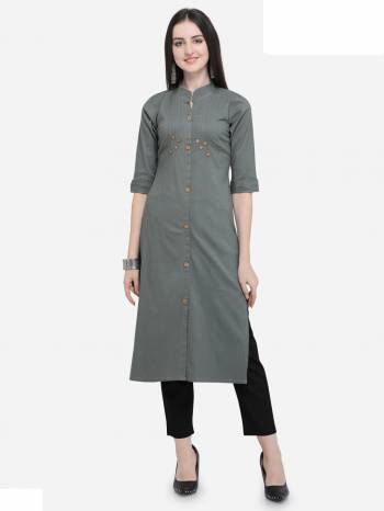 Flaunt Your Rich And Elegant Taste Wearing This Readymade Kurti Is Grey Color Fabricated Cotton. It Is Light In Weight And Easy To Carry All Day Long. 