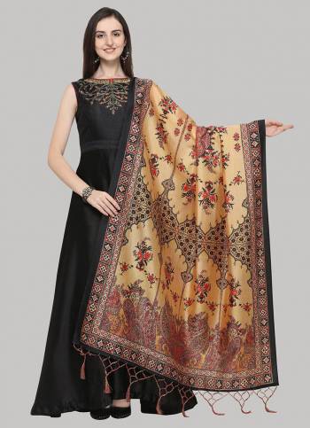 Grab This Classy Tassel Dupatta made from Assam silk has Beautified With decorative work like Digital Printed ,which makes it a smart pick for all occasions. You can wear this Dupatta in different styles Pairing Up With Different Kind Of Attires.