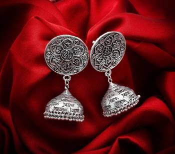 Buy This Pretty Pair Of Earrings In Silver Color Which Can Be Paired With Colored Attire. These Earrings Will Give A Pretty Elegant Look Which Will eanr You Lots Of Compliments From Onlookers