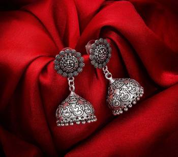 Buy This Pretty Pair Of Earrings In Silver Color Which Can Be Paired With Colored Attire. These Earrings Will Give A Pretty Elegant Look Which Will eanr You Lots Of Compliments From Onlookers