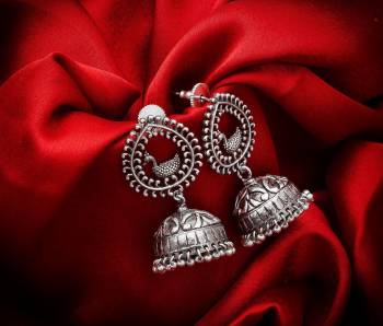 Grab This Pretty Earrings Set In Silver Color To Pair Up With Your Indo Western Attire. It Is Light In Weight And Can Be Paired With Any Colored Attire. Buy Now