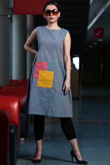 Add Some Casuals With This Readymade Kurti In Grey Color Paired With Black colored Bottom. This Kurti Is Cotton Based Paired With Khadi Fabricated Bottom. It Is Available In All Regular Sizes, choose As Per Your Desired Fit And Comfort. 