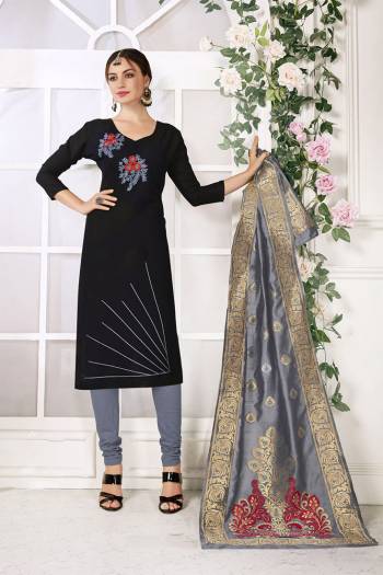 Here Is Very beautiful Dress Material In Black Color Paired?With Grey Colored Bottom and Dupatta. Its Top And Bottom are Cotton based Paired With Jacquard Silk Fabricated Dupatta. Get This Stitched As Per Your Desired Fit And Comfort.