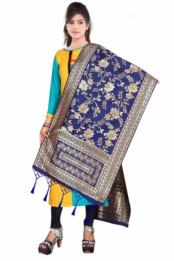 For A Proper Traditional Look, Pair Up Your Simple Attire With This Trendy Banarasi Art Silk Fabricated Dupatta. It Is Beautified With Weave All Over. Also It Is Light In Weight And Easy To Carry All Day Long