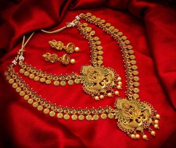 For A Queen Look, Here Is A Designer Royal Looking Necklace Set With Two Necklaces. This Necklace Set Can Be Paired With Heavy Or Light Ethnic Attire Alos Can Be Wore Single Or Both At A Time For More Enhanced Look. Buy Now