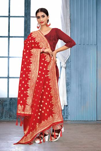 For A Proper Traditional Look, Pair Up Your Simple Attire With This Trendy Banarasi Art Silk Fabricated Dupatta. It Is Beautified With Weave All Over. Also It Is Light In Weight And Easy To Carry All Day Long