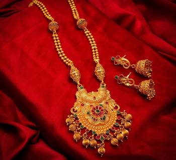 Give An Enhanced Look To Your Personality By Pairing Up This Beautiful Necklace Set With Your Ethnic Attire. This Pretty Set Is In Golden Color Beautified With Stone Work. Buy Now.