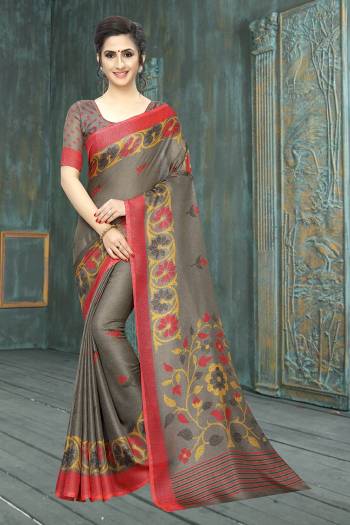 For Your Semi-Casual Wear, Grab This Lovely Printed Saree In Grey Color. This Saree And Blouse Are Fabricated On Soft Cotton Which Is Light Weight, Soft Towards Skin And Easy To Carry All Day Long