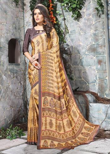 Add Some Casuals With This Pretty Saree Fabricated On Crepe. This Saree And Blouse are Beautified With prints And It Is Light Weight And Easy To Carry All Day Long