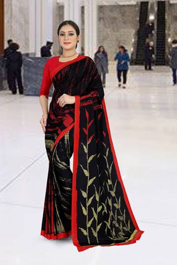Add Some Casuals With This Pretty Saree Fabricated On Crepe. This Saree And Blouse are Beautified With prints And It Is Light Weight And Easy To Carry All Day Long