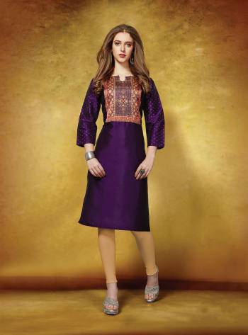 Here Is A Pretty Neck Printed Readymade Straight Kurti In Purple Color. This Kurti Is Fabricated On Tafeta Art Silk and Also Available In All Regular Sizes. Buy Now.