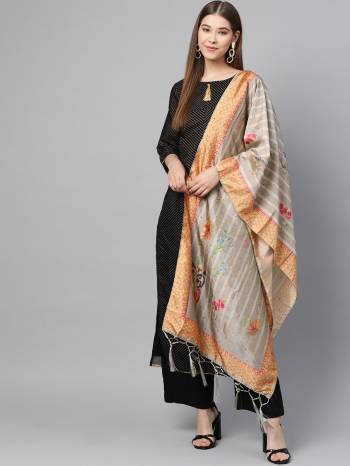 Grab This Classy Tassel Dupatta made from Jacquard Silk has decorative work like Digital Printed ,which makes it a smart pick for all occasions. You can wear this Dupatta in different styles Pairing Up With Different Kind Of Attires