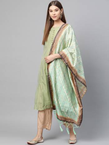 Grab This Classy Tassel Dupatta made from Jacquard Silk has decorative work like Digital Printed ,which makes it a smart pick for all occasions. You can wear this Dupatta in different styles Pairing Up With Different Kind Of Attires