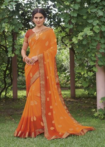 Grab This Pretty Georgette Based Saree For Your Semi-Casual Wear Which Is Light In Weight And Beautified With Prints. 