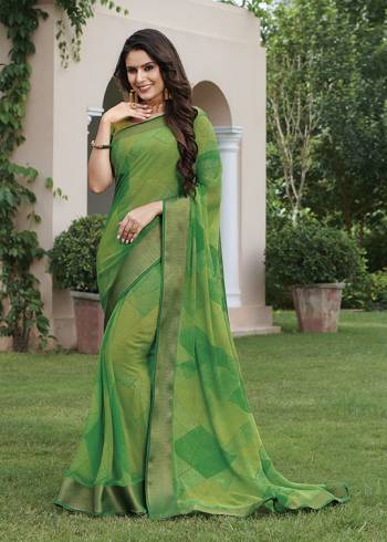 Grab This Pretty Georgette Based Saree For Your Semi-Casual Wear Which Is Light In Weight And Beautified With Prints. 