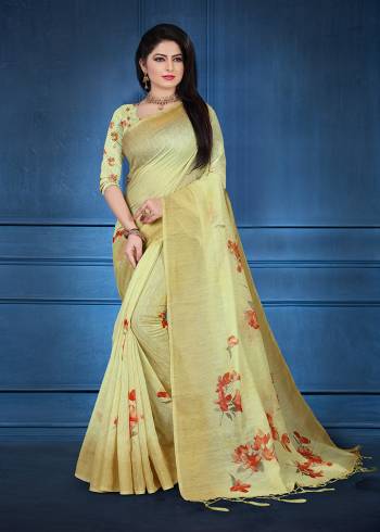 Look Pretty Wearing This Light Green Colored Saree. This Saree And Blouse Are Fabricated On Linen Beautified With Floral Prints. It Is Light In Weight and Easy To Carry All Day Long. 