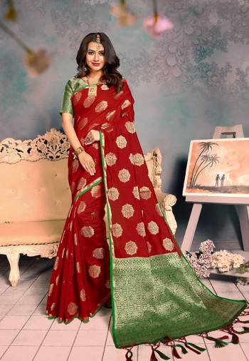 For A Proper Traditional Look, Grab This Pretty Designer Saree In Red Color. This Saree Is Chanderi Silk Based Beautified With Detailed Attractive Weave Paired With Art Silk Fabricated Blouse. Buy Now.