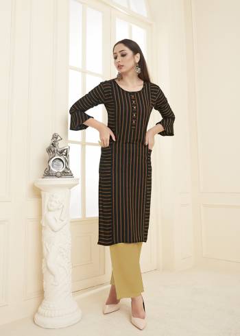 Here Is A Printed Readymade Straight Cut Kurti For Your Casual Or Semi-Casual Wear In Black Color. This Lining Printed Kurti Is Fabricated On Cotton And Can Be Paired With Same Or Contrasting Colored Leggings, Pants Or Plazzo. Buy now.