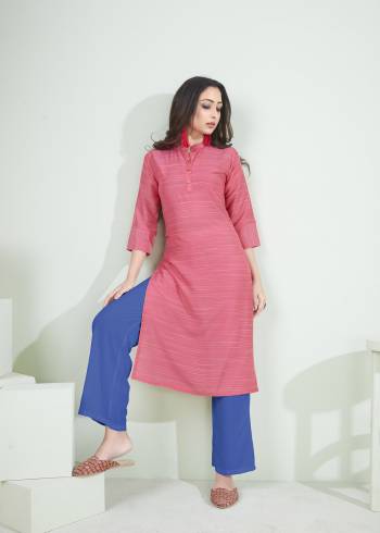 Here Is A Pretty Simple Lining Printed Readymade Kurti In Pink Color. This Pretty Kurti Is Fabricated On Cotton And It Can Be Paired With Pants, Plazzo Or Leggings. Also It Is Available In All Regular Sizes. Buy Now.