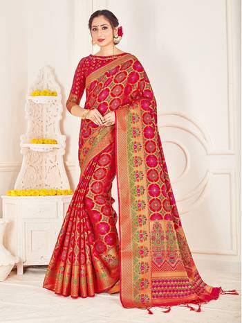 Catch All The Limelight Wearing This Pretty Designer Weaved Saree In Red Color. This Saree And Blouse Are Fabricated On Banarasi Art Silk Which Gives A Rich Look To Your Personality. 