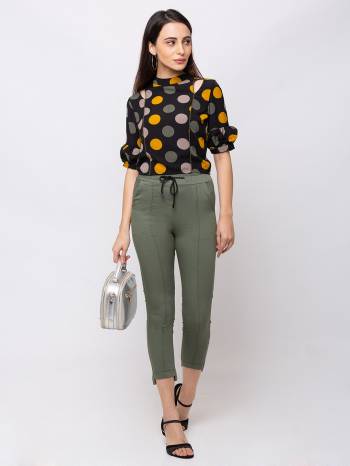 Here Is A Trendy and Pretty Readymade Top For Your College Or Outing. It Is Light In Weight And Its Fabric Ensures Superb Comfort All Day Long. 