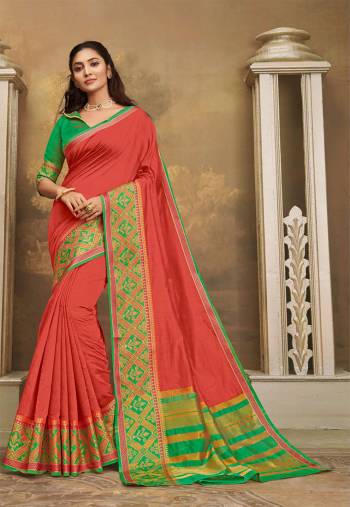 Here IS A Pretty Elegant Looking Saree In Old Rose Pink Color Paired With Contrasting Green Colored Blouse. This Saree And Blouse Are Fabricated On Khadi Silk Which Also Gives A Rich Look To Your Personality. 